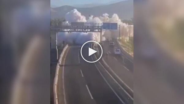В Чили грузовик с газом взорвался прямо на дороге