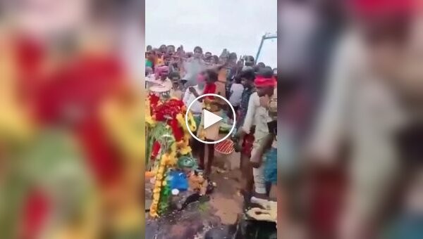 Індієць спробував довести послідовникам, що вміє літати