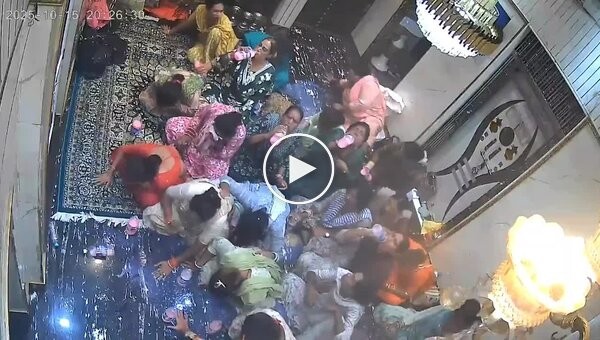 В Индии 24 человека попытались совершить коллективное самоубийство, выпив моющее средство