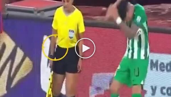 Fans threw a knife at the head of a Colombian football player