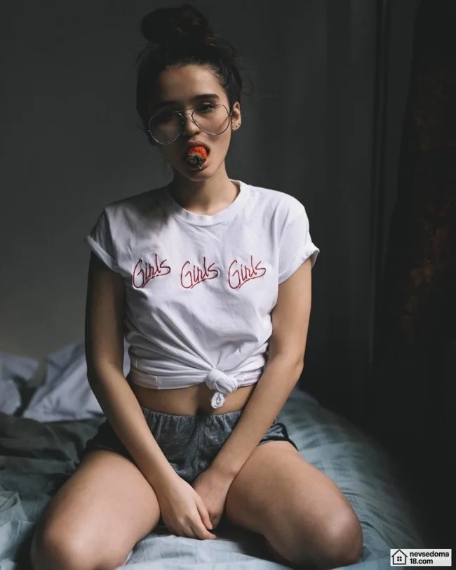 Милые и красивые девушки в очках