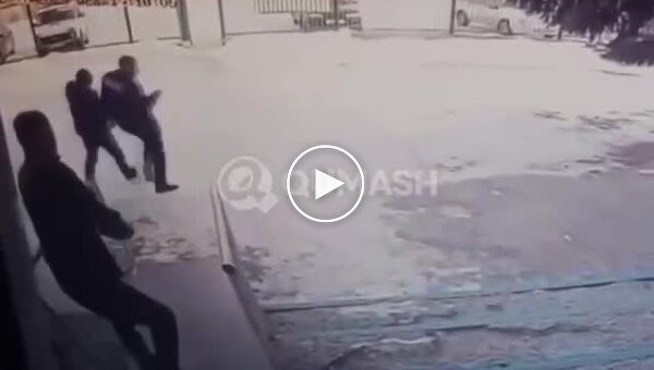 Казахский начальник полиции расстреливал коллег из рогатки