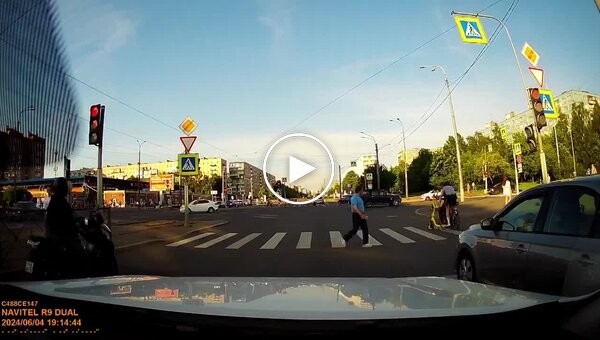 Two violators met at a pedestrian crossing