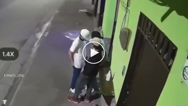 A Colombian attacked a friend who owed him money