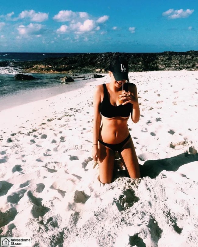 Шикарная блондиночка с пышным бюстом из Австралии Keely Gardner