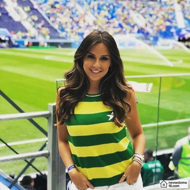 Привлекательные футбольные болельщицы из разных стран