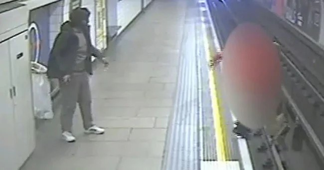 A migrant pushed a stranger onto the tracks in London (5 photos + 1 video)