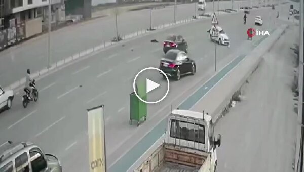 Mission impossible - attempting to cross a 10-lane road in Turkey