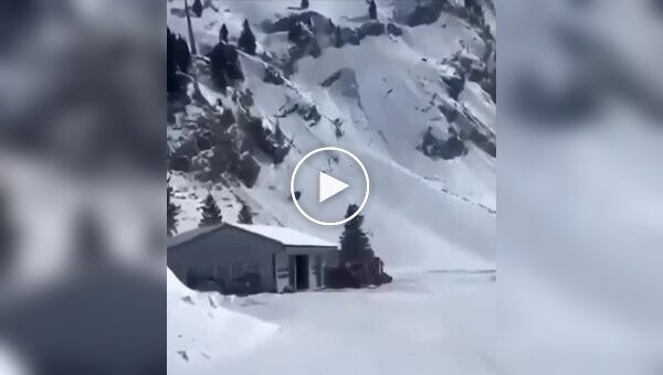 Сильний вітер зірвав кабінку з жінкою на канатній дорозі в Швейцарії