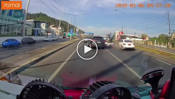 Очень болезненный прилет мотоциклистов