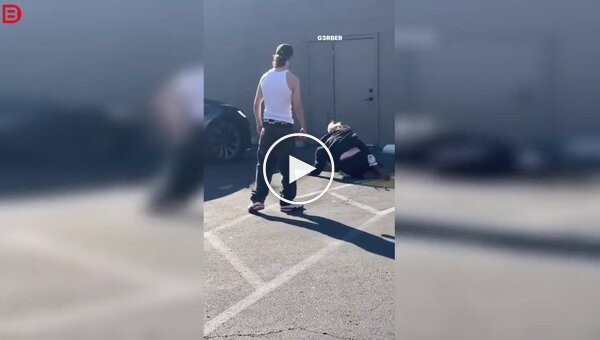 Попытка разнять женщин закончилась еще одной уличной потасовкой