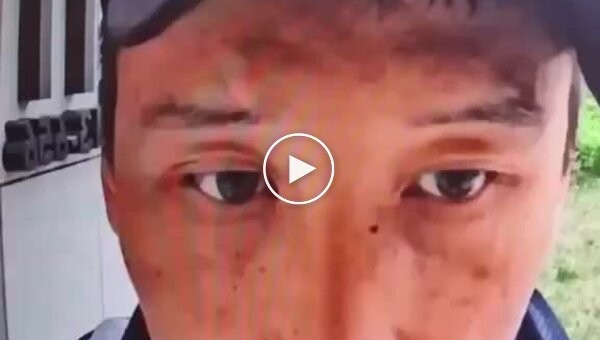 Курьер справил нужду в детскую коляску