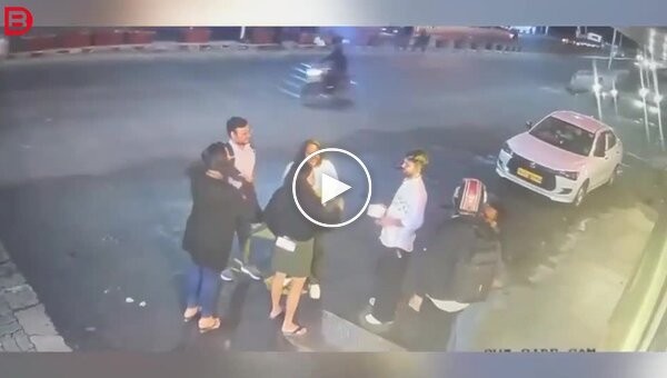 Пьяный водитель перелетел через разделительную полосу и протаранил ресторан, едва не сбив людей