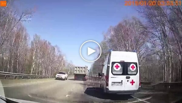 The ambulance driver decided to play teacher