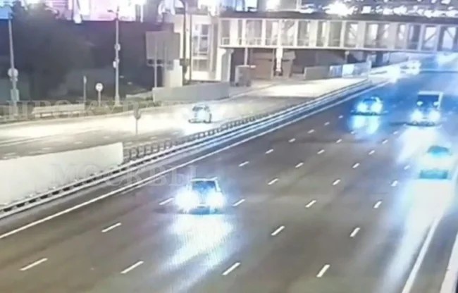 Deadly number - reversing on the Moscow Ring Road (3 photos + 1 video)