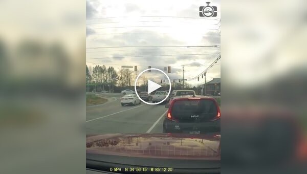 Переплутала педалі