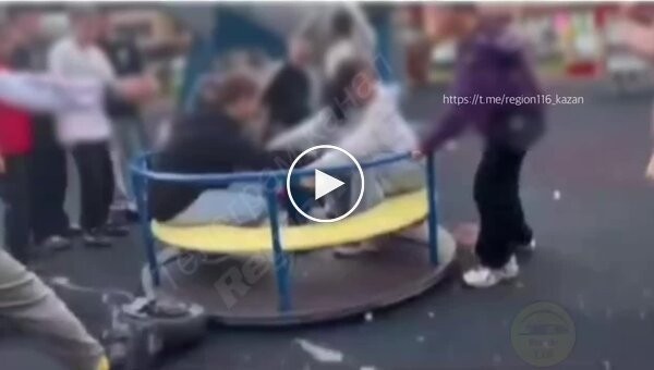 Schoolgirls spin a carousel with an electric scooter and get injured