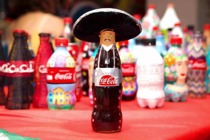 Why do Mexicans drink Coca-Cola instead of water and how does this affect their health (17 photos)