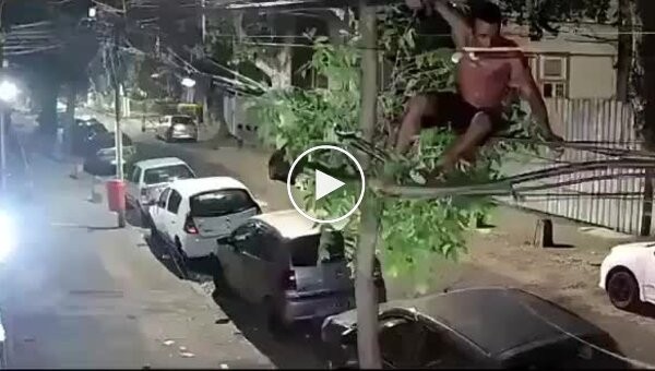 An attempt to steal a cable ended in a fall