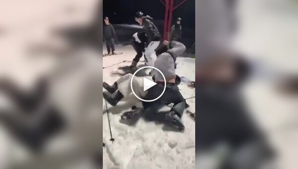 На горнолыжном курорте лыжники устроили драку