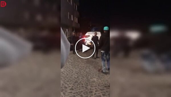 В Африке полиция действует жестко, вне зависимости от пола