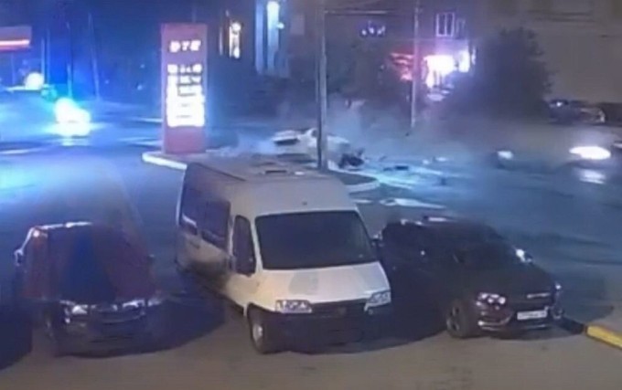 A drunk teenager caused a serious accident (2 photos + 1 video)