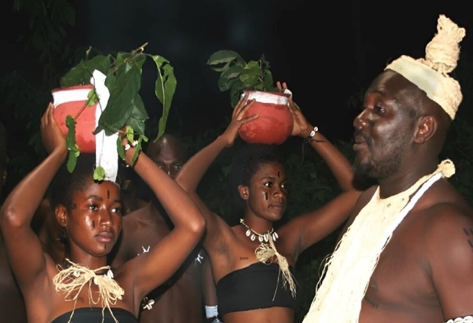 The crazy African custom of “trokosi”: girls pay for the sins of their fathers by being enslaved by a priest and give birth to his children (4 photos)