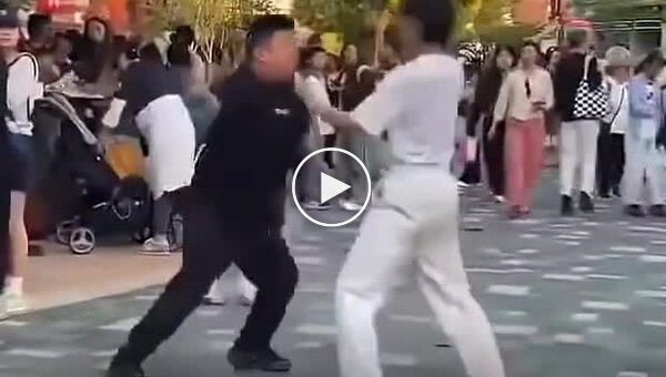 A conflict at Shanghai Disneyland after a remark about smoking escalated into a fight