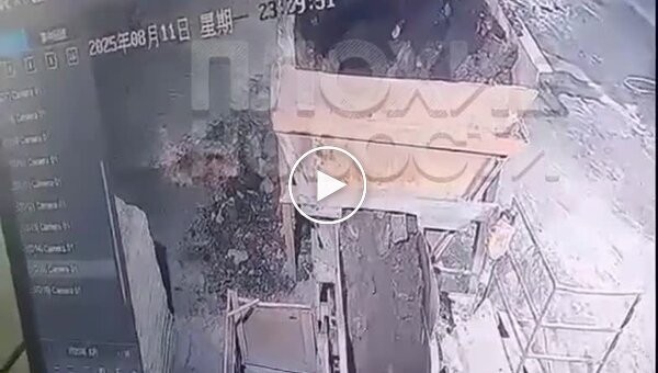В Китае рабочий заживо закопал своего коллегу