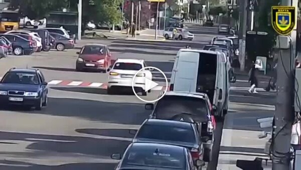 In Irpen, teenagers on an electric scooter flew into a car