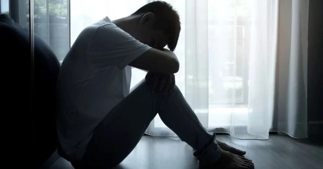 Подросток напал с топором на спящих родителей из-за нежелания учиться (3 фото)