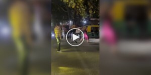 У Делі три жінки побили чоловіка, який домагався до них.